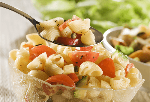 Summer salad with pasta
